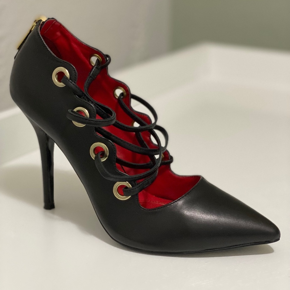 Charles Jourdan High Heel Black Leather Pumps size 7.5 - Gently Used